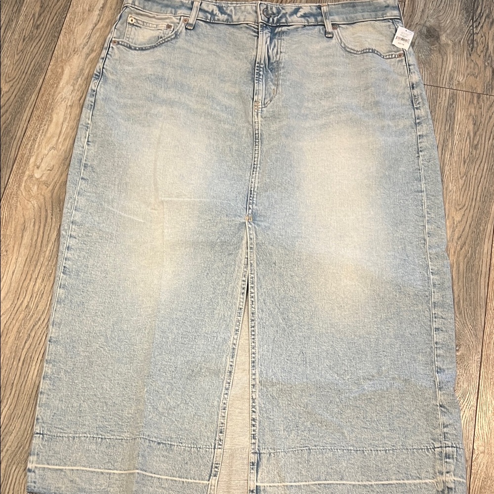 GAP Classic Denim Skirt in Light Blue